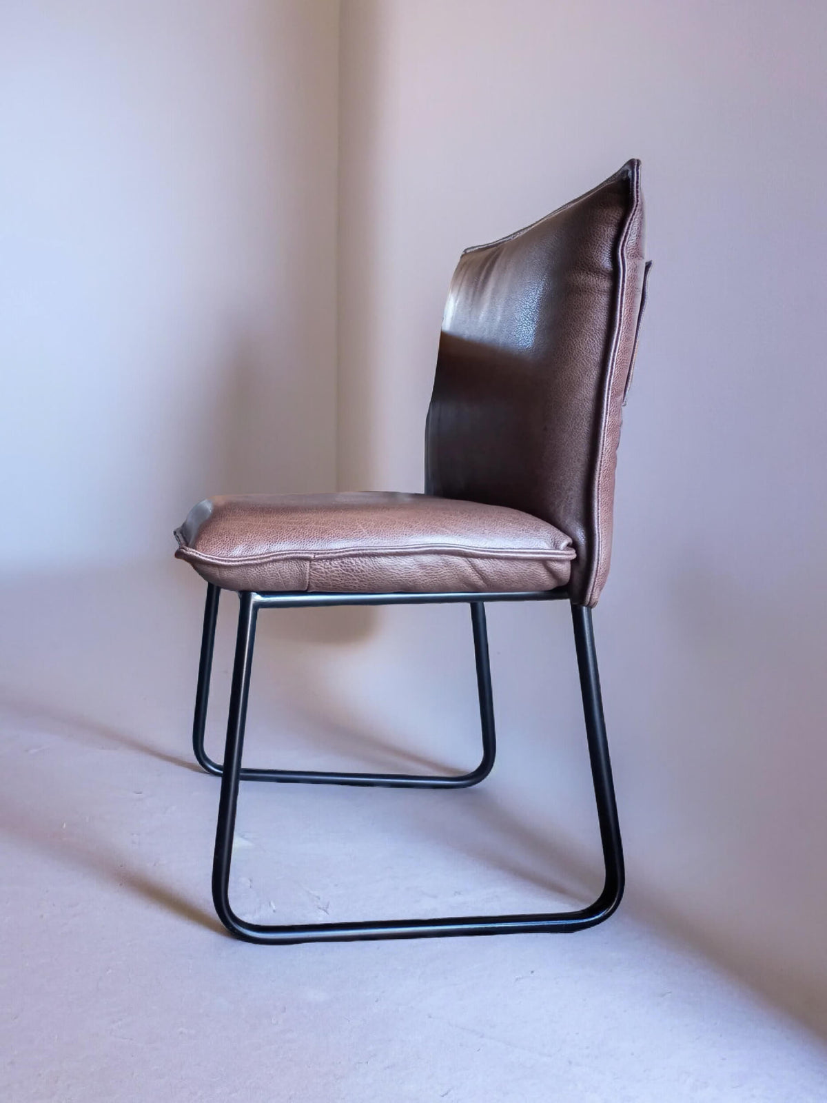 Chaise HOLSTEIN en cuir